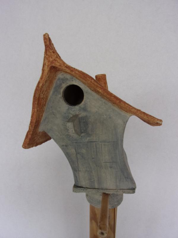 Vogelhuisje nr.3312. "Vierkant scheefwonen" op paal €.100.-