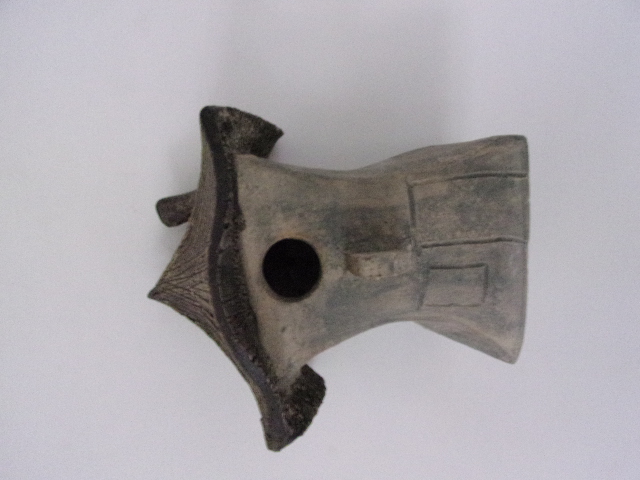 Vogelhuisje nr.3037. "Vierkant laag spitsdak" €.90.-