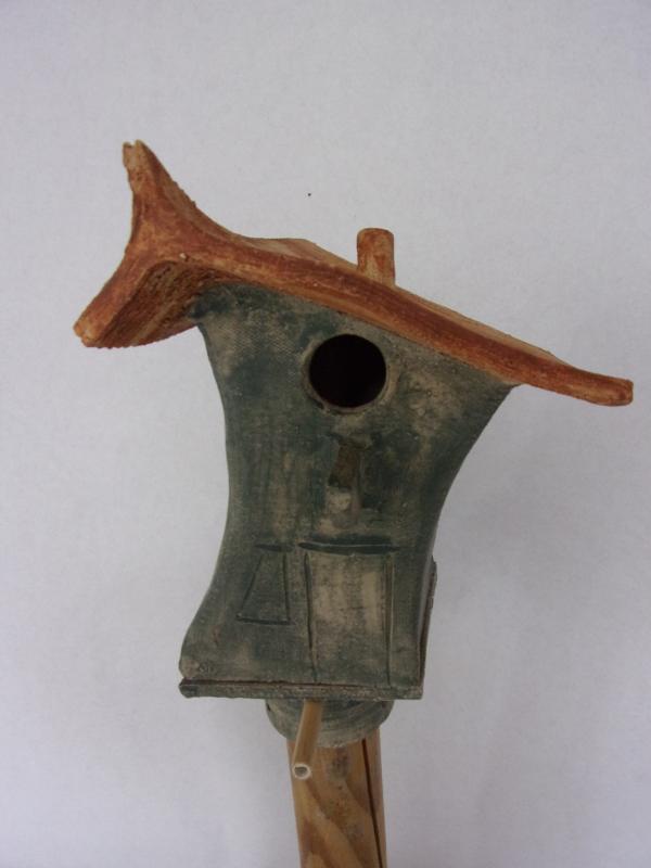 Vogelhuisje nr.3326 "Vierkant puntdak" op paal €.100.-