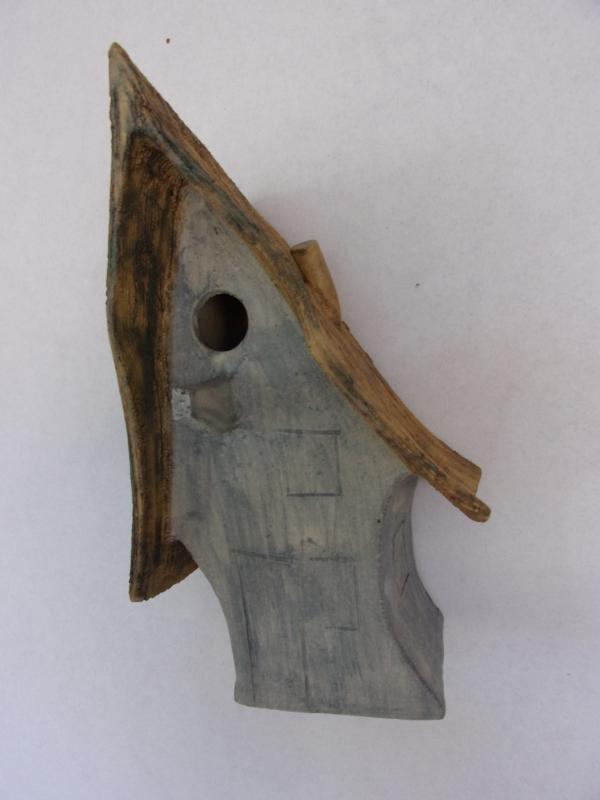 Vogelhuisje nr.3375. "Vierkant scheef hoog puntdak" €.115.-