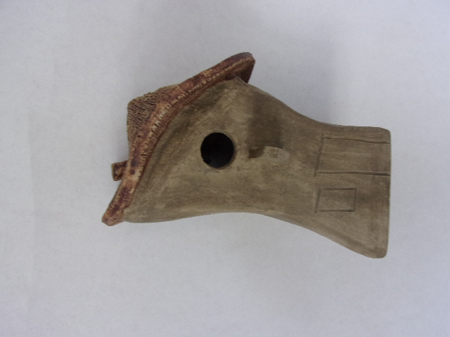 Vogelhuisje nr.3218. "Vierkant rond dak scheef" &euro;.90.-