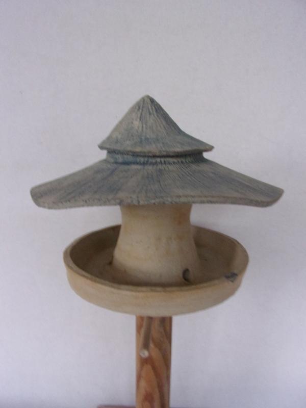 Voedertafel nr.T.579. "Afrika silo" op paal &euro;.180.-