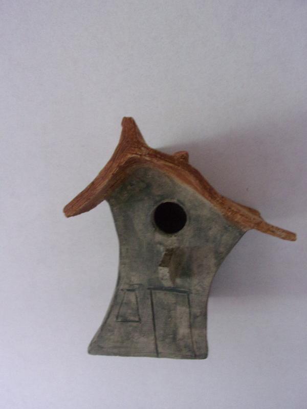 Vogelhuisje nr.3430. "Vierkant puntdak scheef" &euro;.100.-