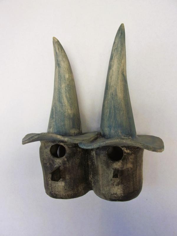 Vogelhuisje nr.2871. "Kabouters punthoed tweeling" &euro;.180.-