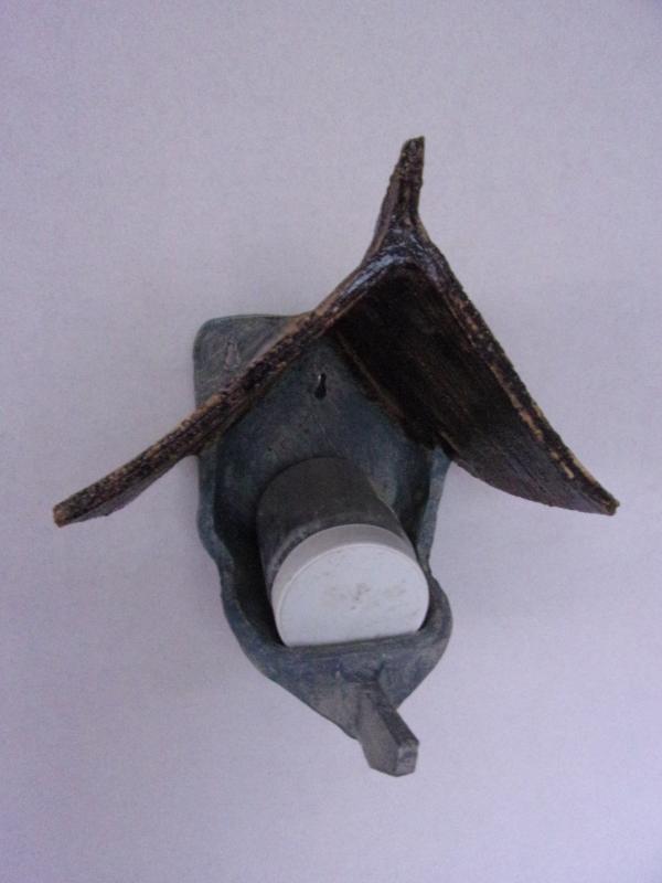 Vogelhuisje nr.3437. Puntdak pindakaas &euro;.100.-