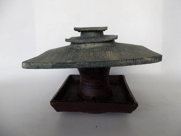 Voedertafel nr.T.387. "Vierkant platdak silo" vrijstaand &euro;.165.-