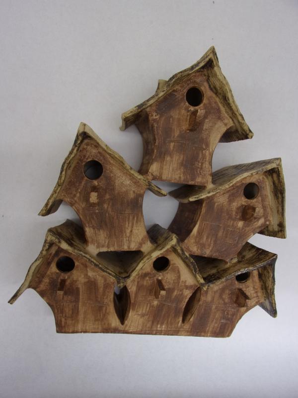 Vogelhuisje nr.3527. "Puntdak zesling" &euro;.600.-