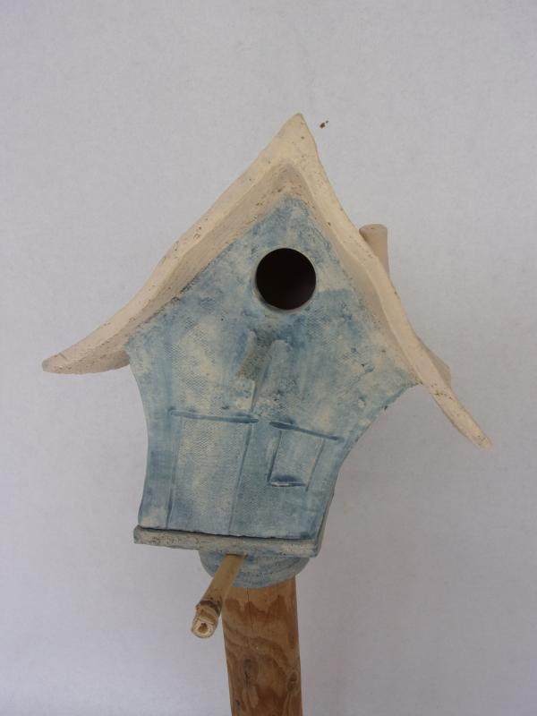 Vogelhuisje nr.3496. "Vierkant scheefwonen" op paal &euro;.110.-