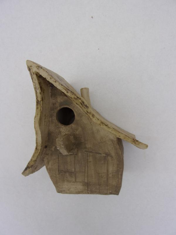 Vogelhuisje nr.3517. "Bol puntdak scheef" &euro;.100.-