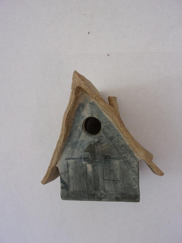 Vogelhuisje nr.3546. "Vierkant puntdak" €.100.-