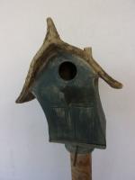 Vogelhuisje nr.3255. "Vierkant scheefwonen" op paal €.100.-