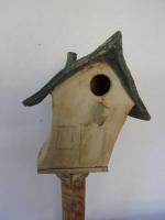 Vogelhuisje nr.3256. "Vierkant scheefwonen" op paal €.100.-