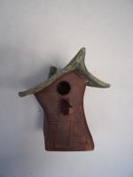 Vogelhuisje nr.3264. "Vierkant puntdak scheef" €.90.-
