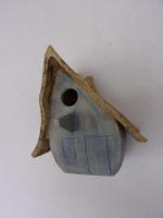 Vogelhuisje nr.3118. "Bol puntdak scheef" €.90.-