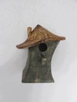 Vogelhuisje nr.3302. "Vierkant rond dak" €.90.-