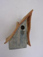 Vogelhuisje nr.3333. "Vierkant scheef puntdak" €.90.-