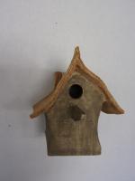 Vogelhuisje nr.3343. "Vierkant puntdak" €.90.-