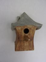 Vogelhuisje nr.3317. "Vierkant piramidedak" €.90.-