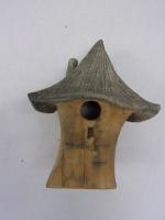 Vogelhuisje nr.3339. "Vierkant spitsdak" €.90.-