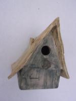 Vogelhuisje nr.3404. "Vierkant puntdak" &euro;.100.-