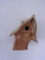 Vogelhuisje nr.3416. "Vierkant puntdak scheef" &euro;.100.-