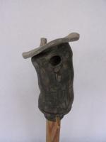 Vogelhuisje nr.3427. "Rond platdak scheef" op paal &euro;.110.-