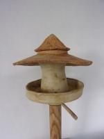 Voedertafel nr.T.583. "Afrika silo" op paal &euro;.180.-