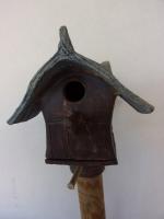 Vogelhuisje nr.3261. "Vierkant boldak" op paal &euro;.100.-