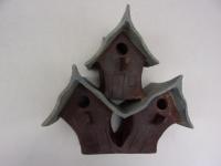 Vogelhuisje nr.3101. "Puntdak drieling" &euro;.240.-