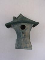 Vogelhuisje 3472 Vierkant laag spitsdak &euro;.100.-.JPG