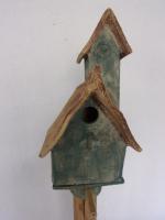 Vogelhuisje nr.3539. "Kerk" op paal &euro;.150.-